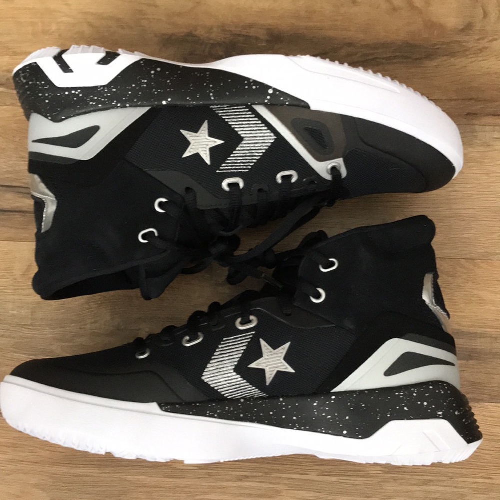 CONVERSE MIDDLE TOP BRAND NEW